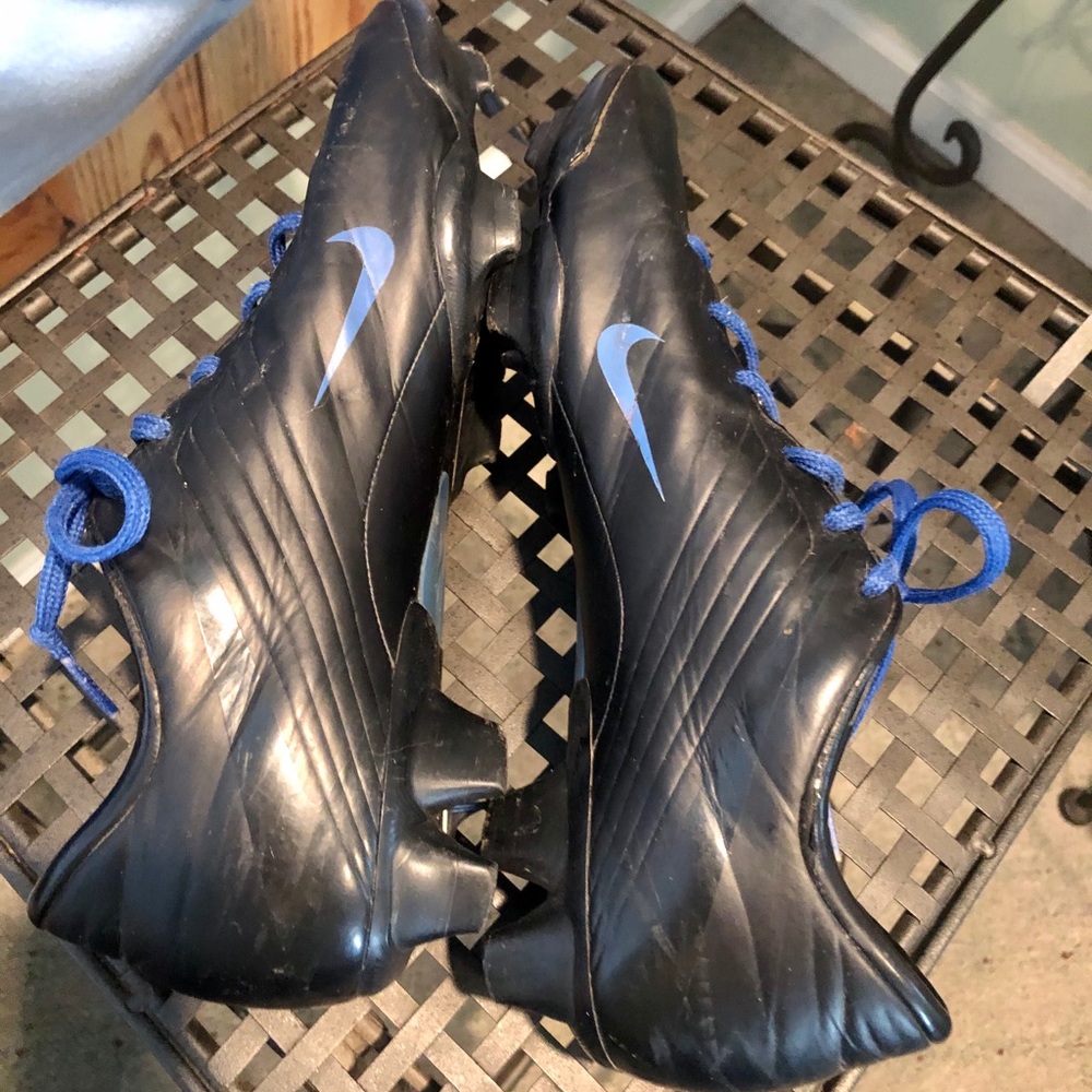 Nike Black and Blue Athletic Shoes